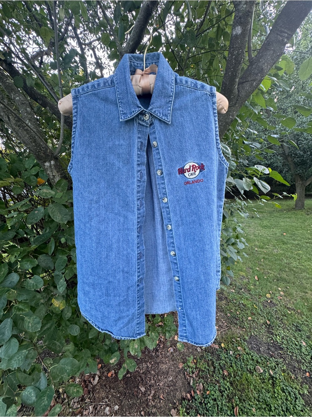 Women’s vintage Jean button up Hard Rock Cafe tank